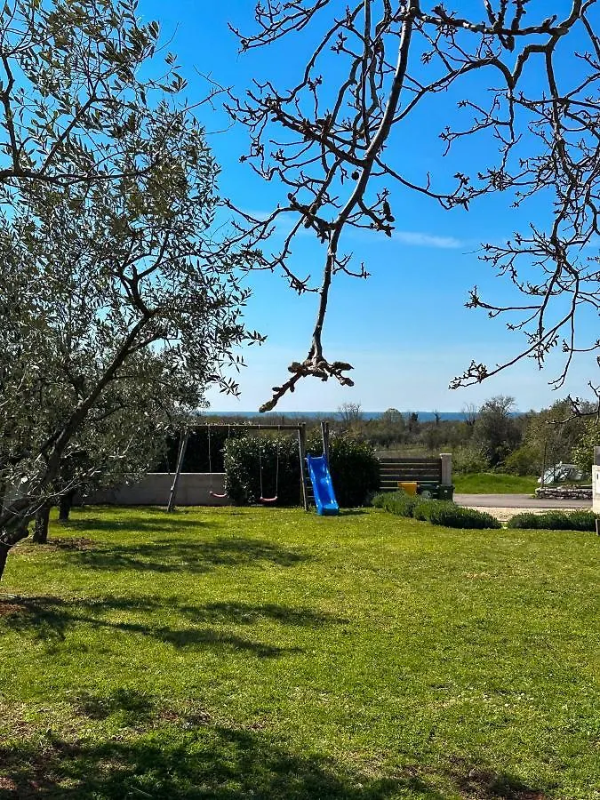 The Black House - Modern Holiday Home With Garden,1500M From Beach ウマグ