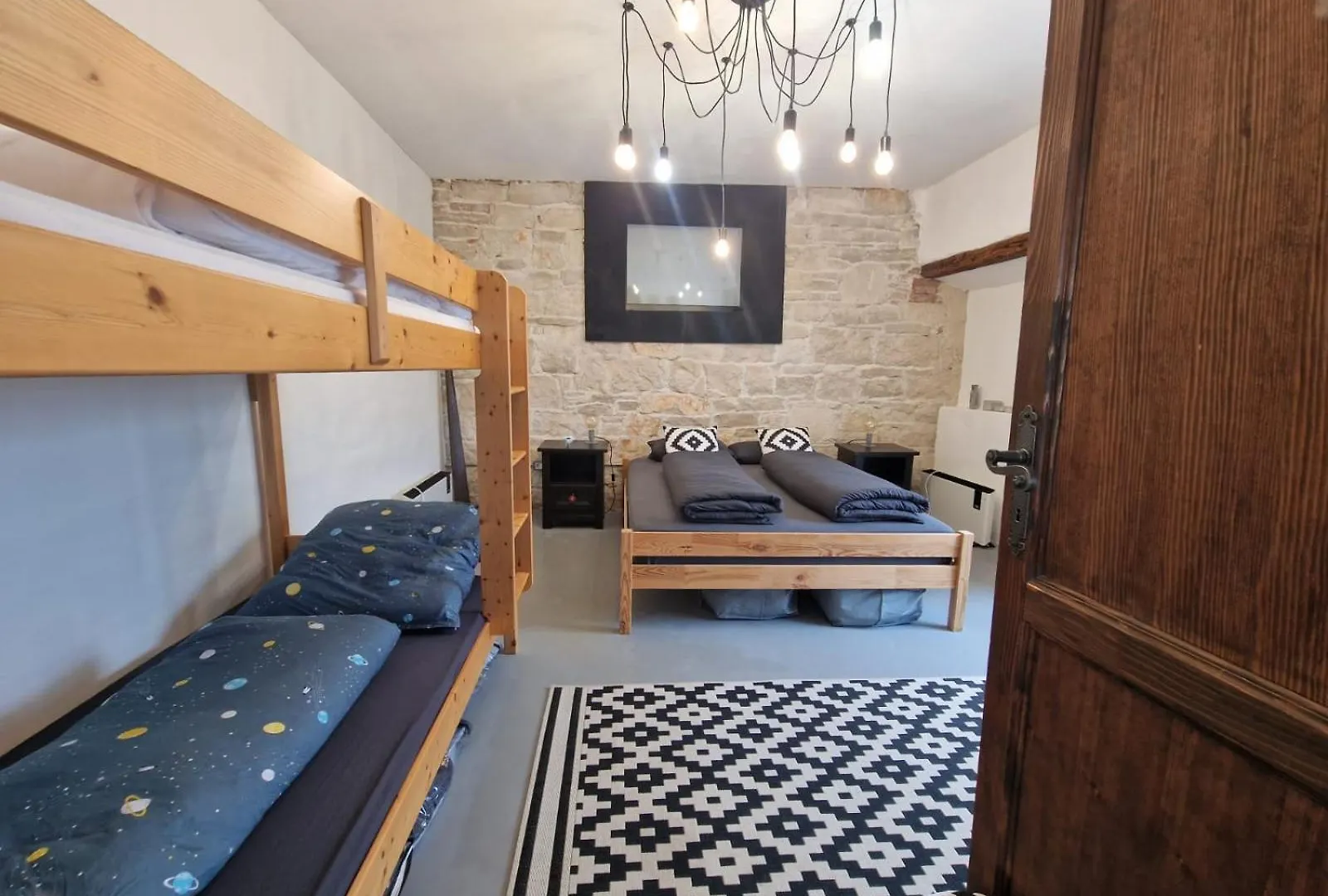 The Black House - Modern Holiday Home With Garden,1500M From Beach ウマグ クロアチア