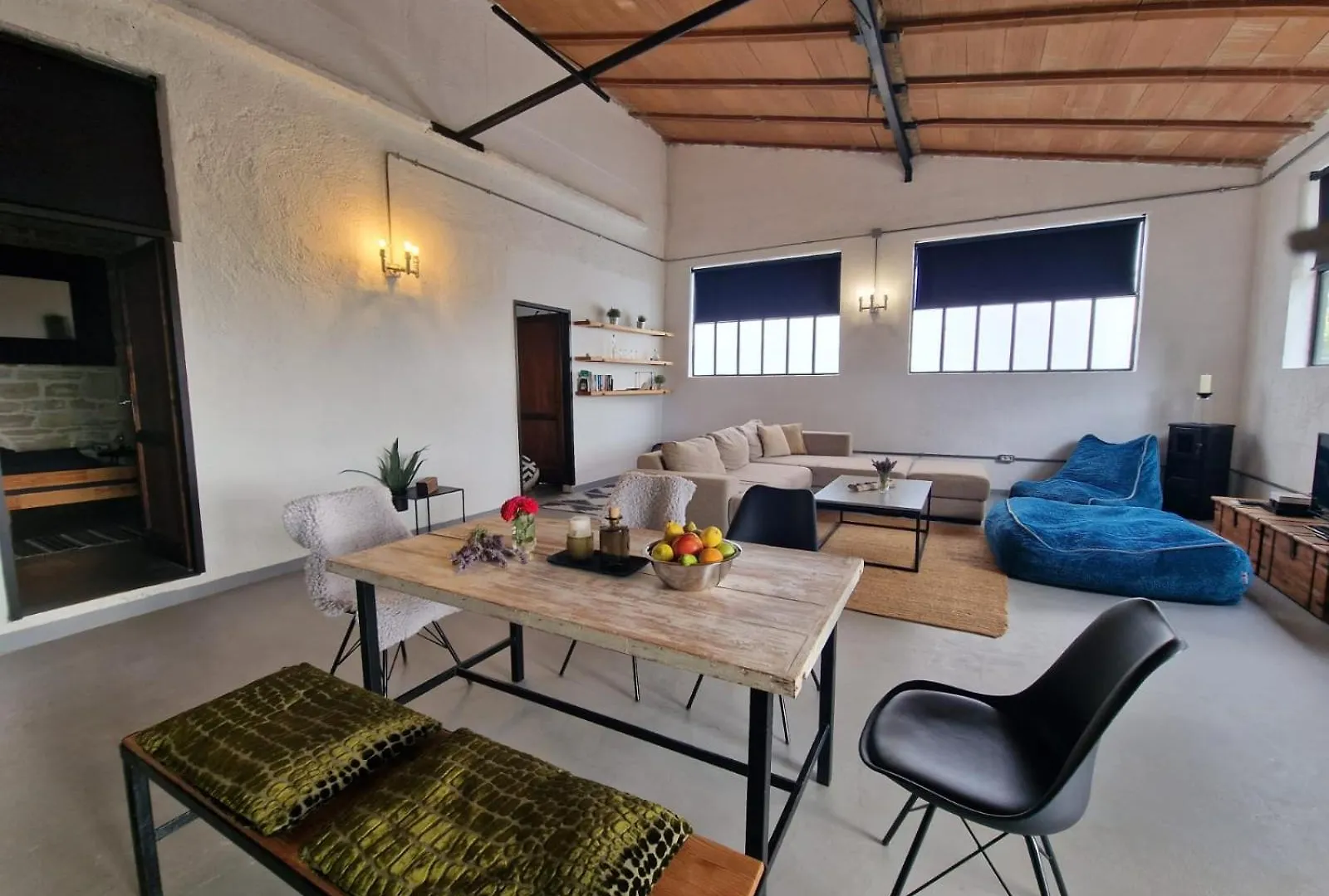 The Black House - Modern Holiday Home With Garden,1500M From Beach ウマグ 0*,  クロアチア