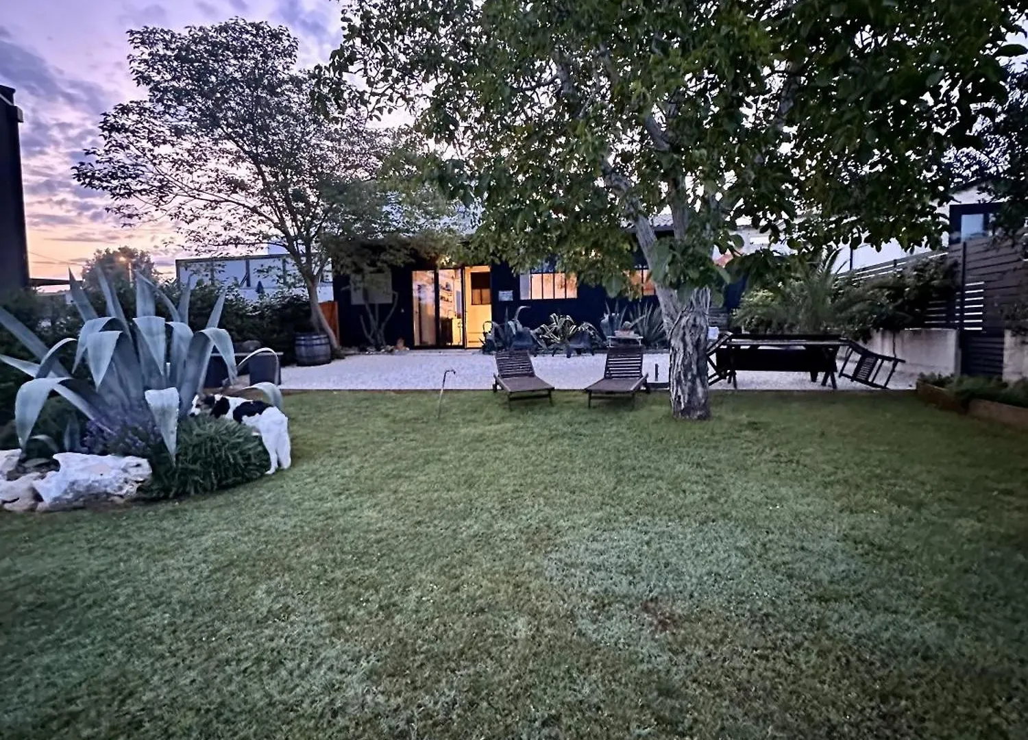 The Black House - Modern Holiday Home With Garden,1500M From Beach ウマグ